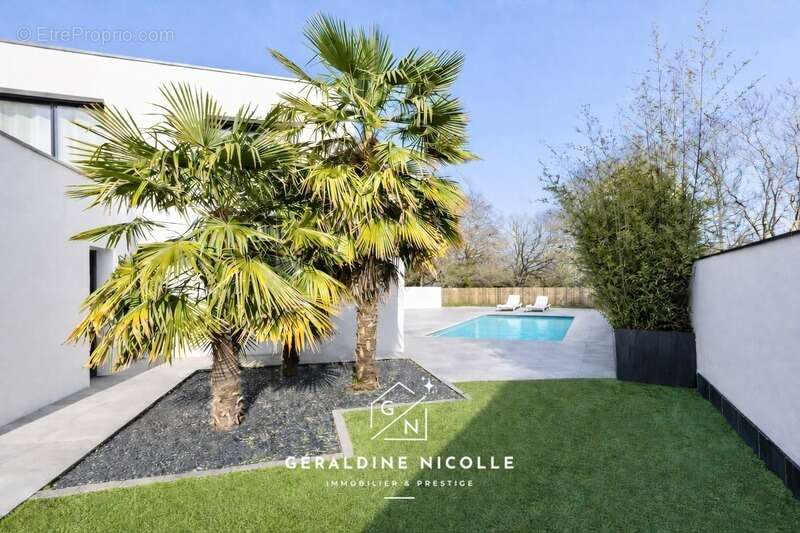 Très belle contemporaine avec piscine - prestations de qualité - 4 chambres + bureau - 215m2 - photo 2