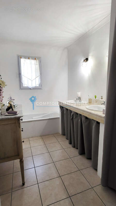 Maison à LA CALMETTE