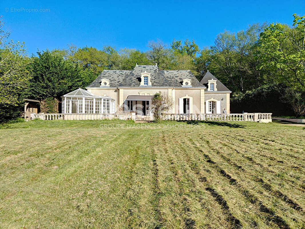 Maison à COUR-CHEVERNY