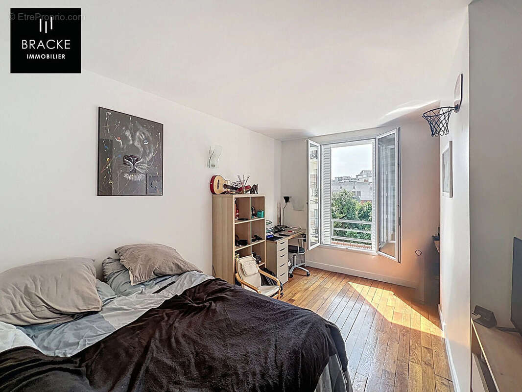Appartement à COURBEVOIE
