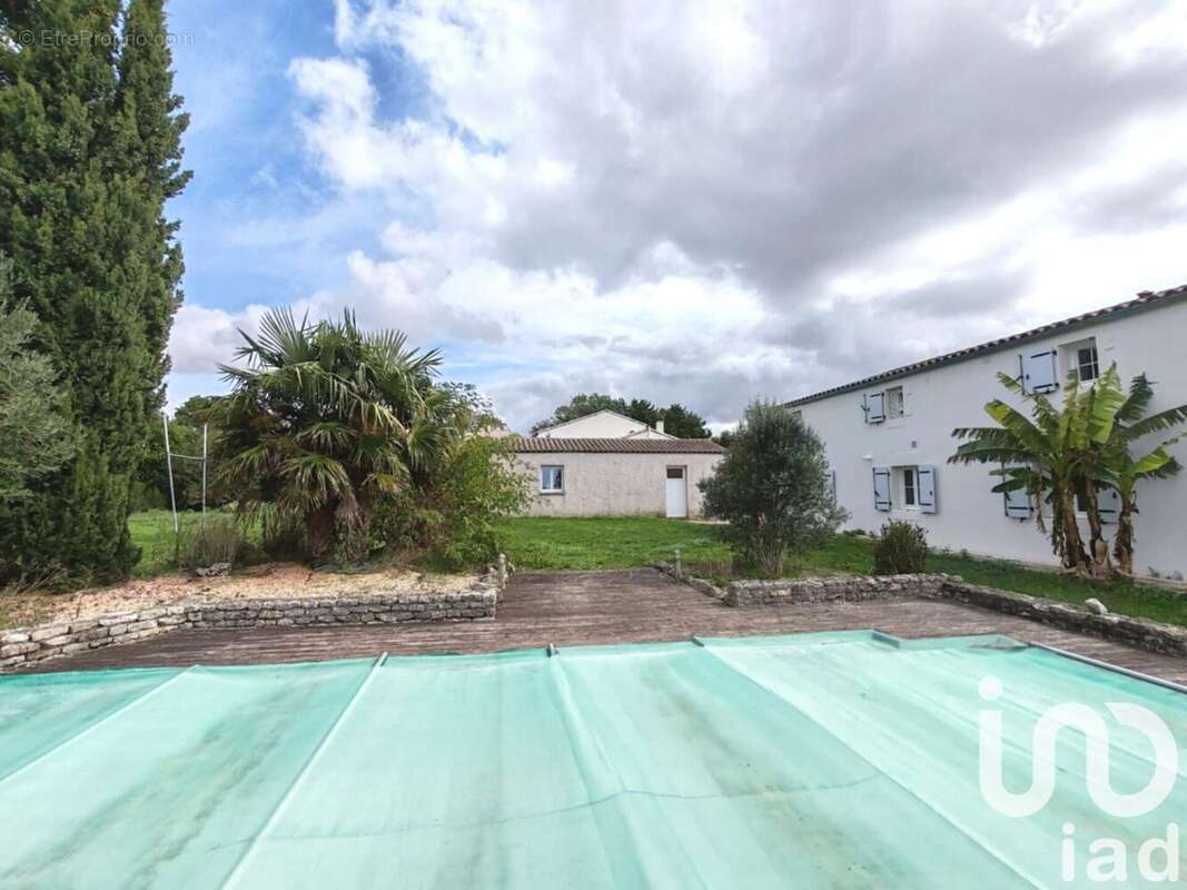 Photo 2 - Maison à SURGERES