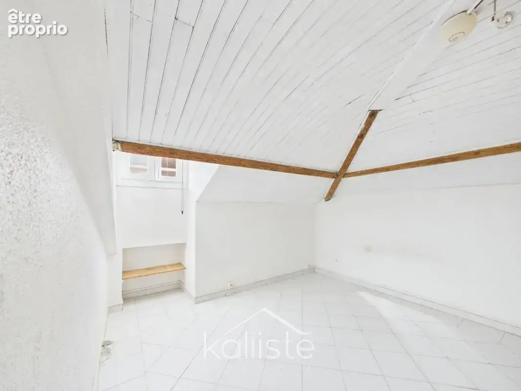 Ajaccio - cours général-leclerc - duplex à rénover avec vue mer et balcon - photo 12