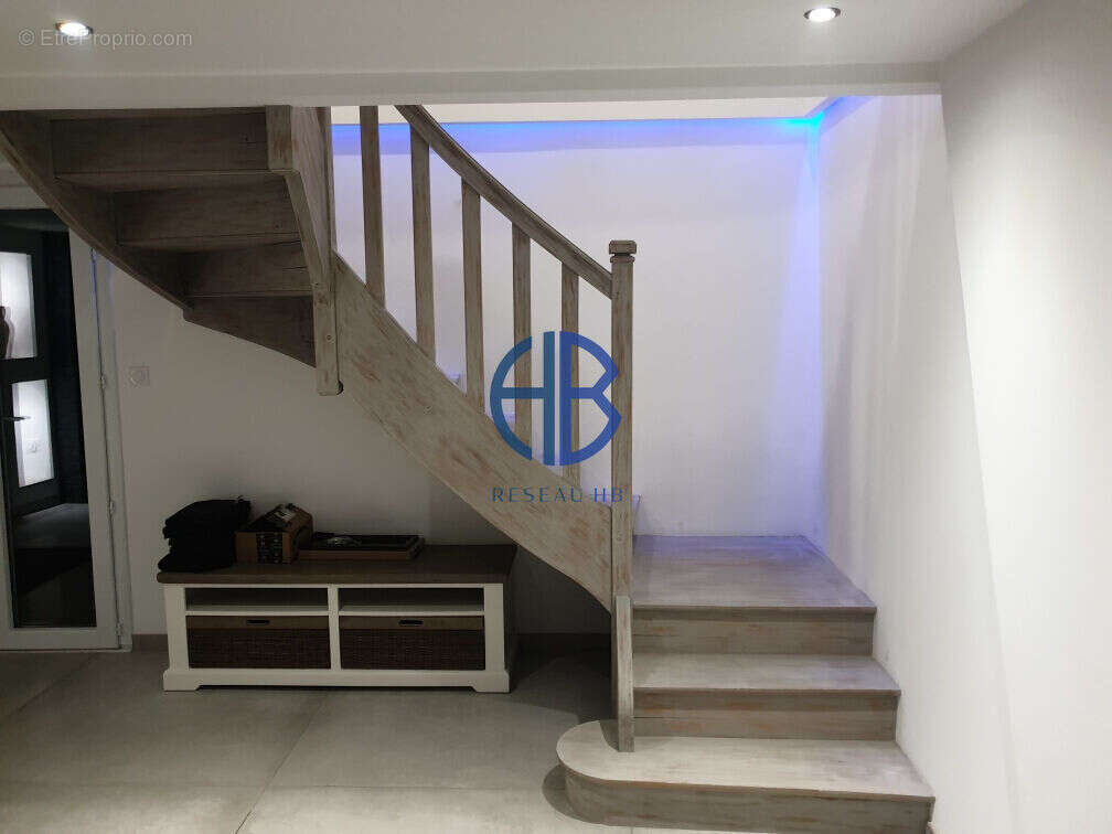 Maison à VEZERONCE-CURTIN