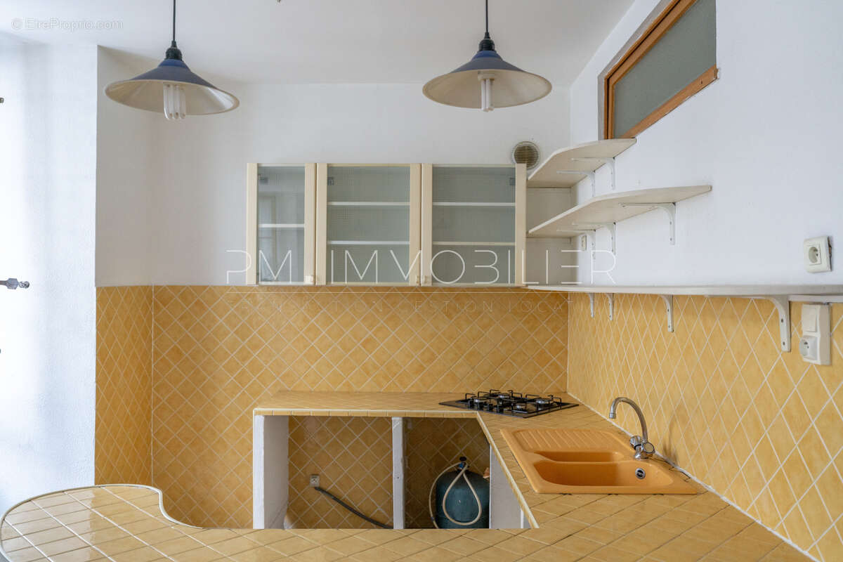 Appartement à MARSEILLE-2E