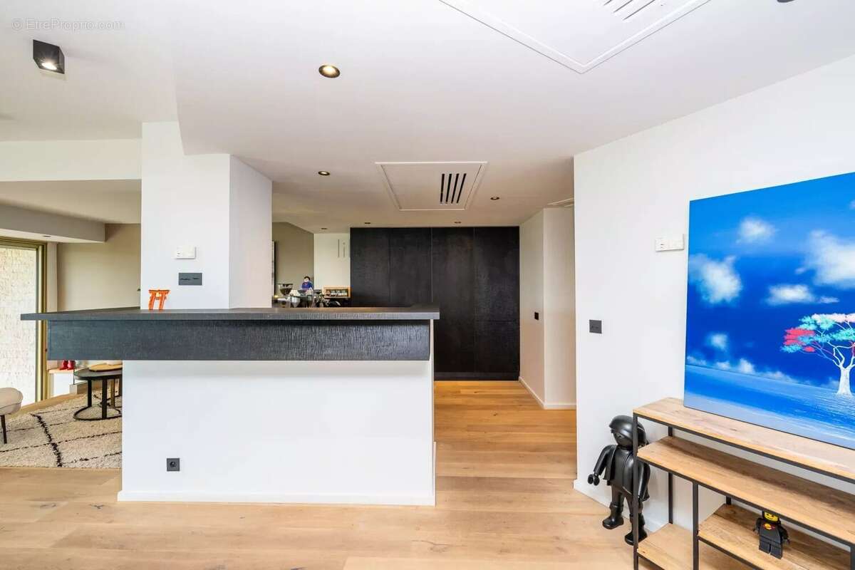 Exclusivite - cannes - pointe croisette - rdj vue mer 168 m² - photo 14