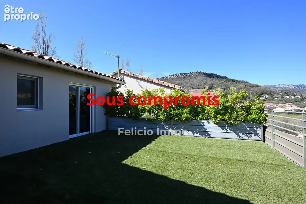 Appartement à CHATEAUNEUF-GRASSE