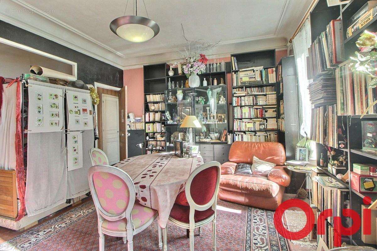 Appartement à MARSEILLE-1E