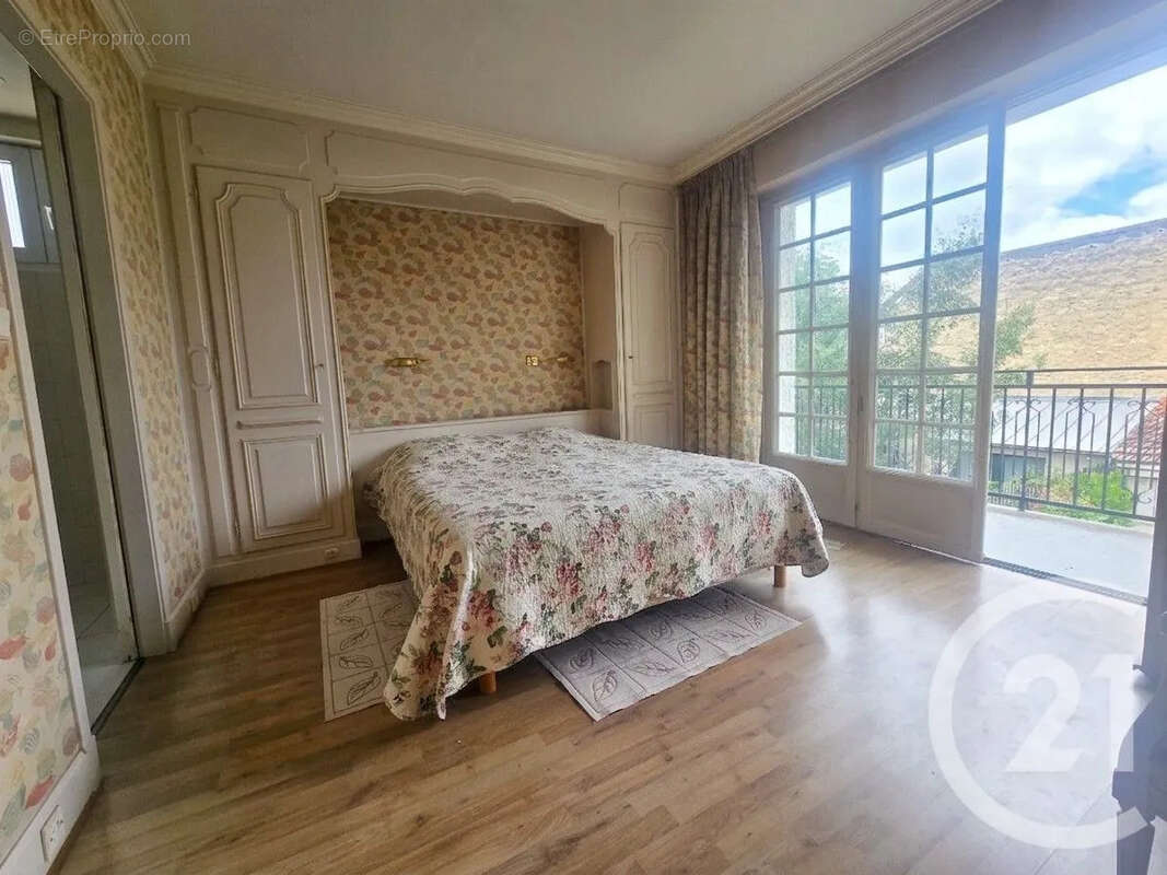 Maison à SAINT-MAUR-DES-FOSSES