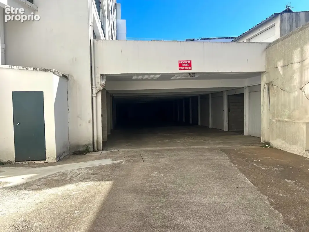Photo Parking à Saint-Brieuc au prix de 16 200€