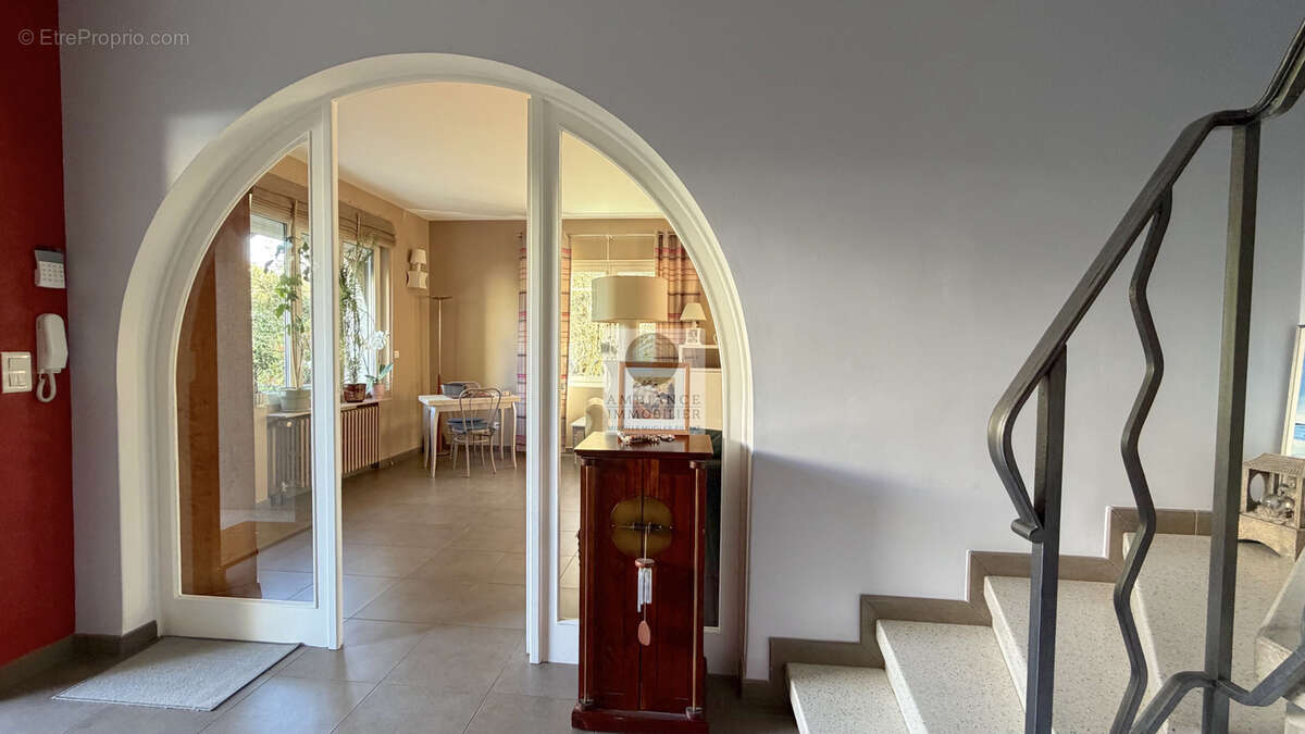 Maison à GUILHERAND-GRANGES