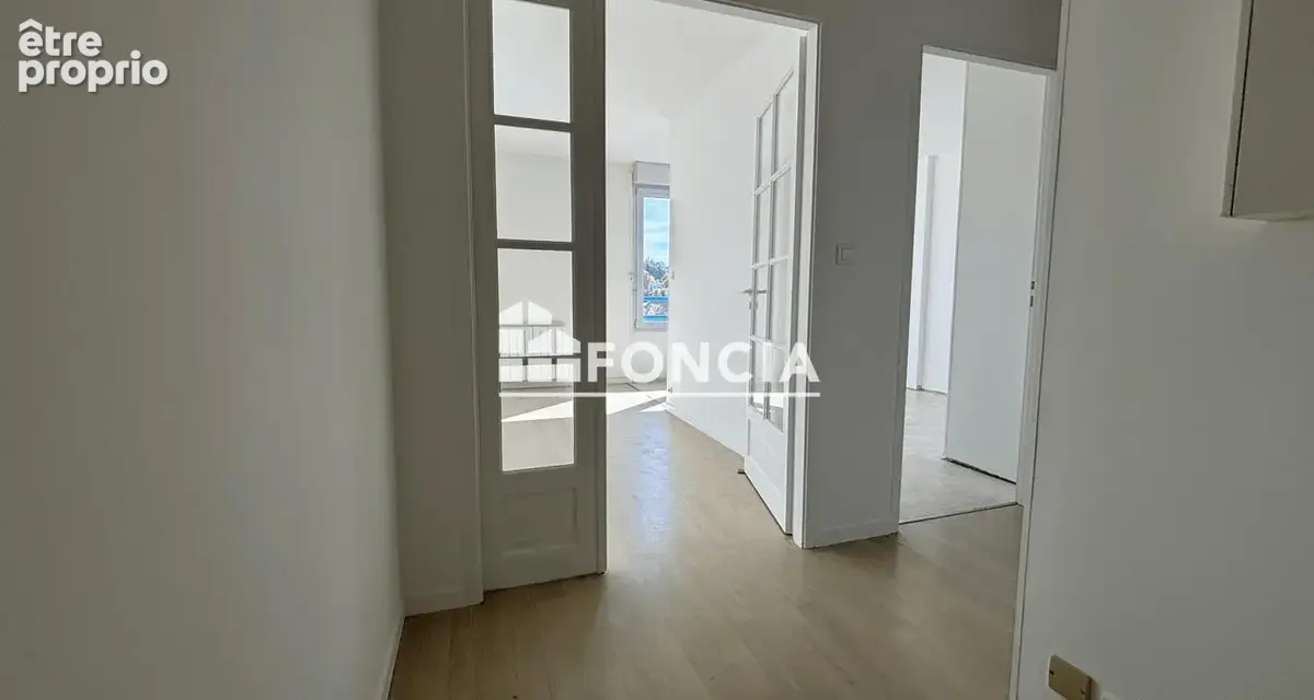 Appartement de 45 m2 avec stationnement proche place Napoléon - photo 3