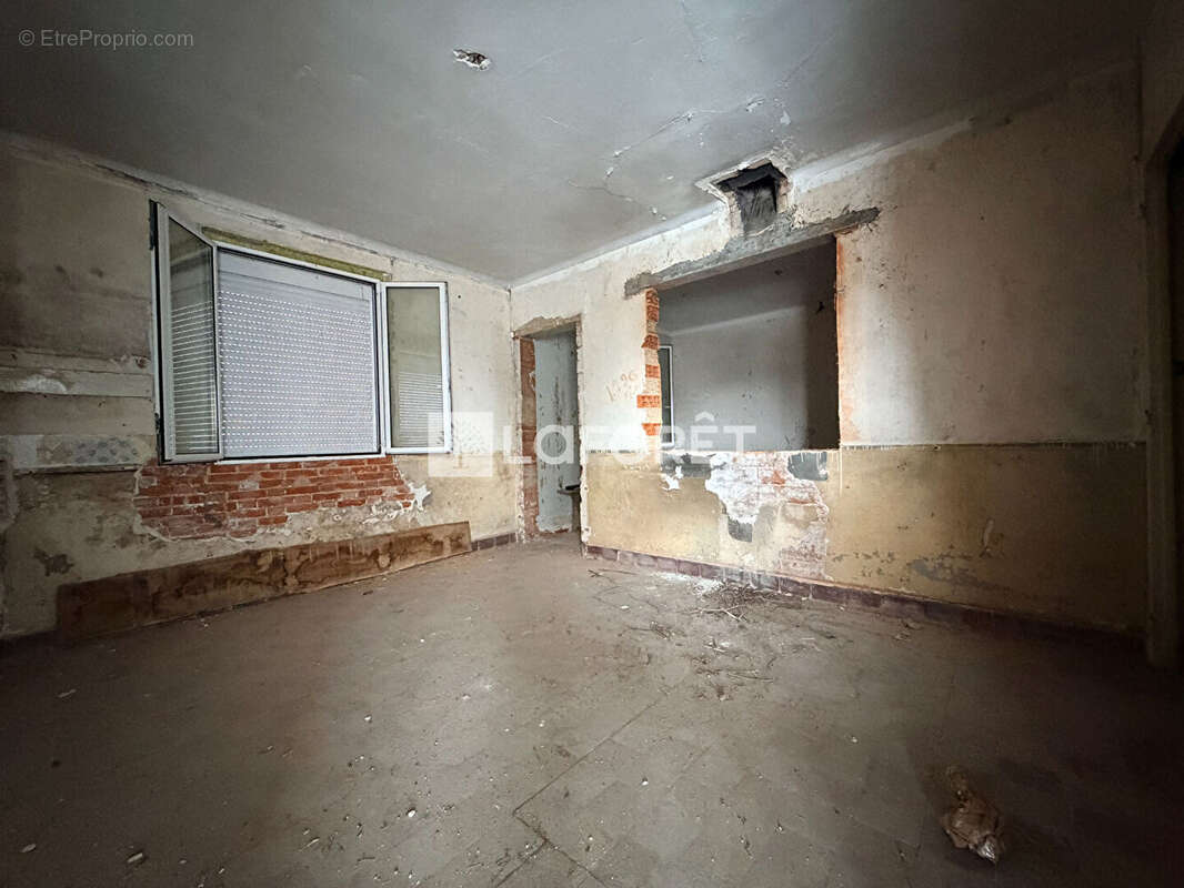 Maison à LA CHAPELLE-FELCOURT