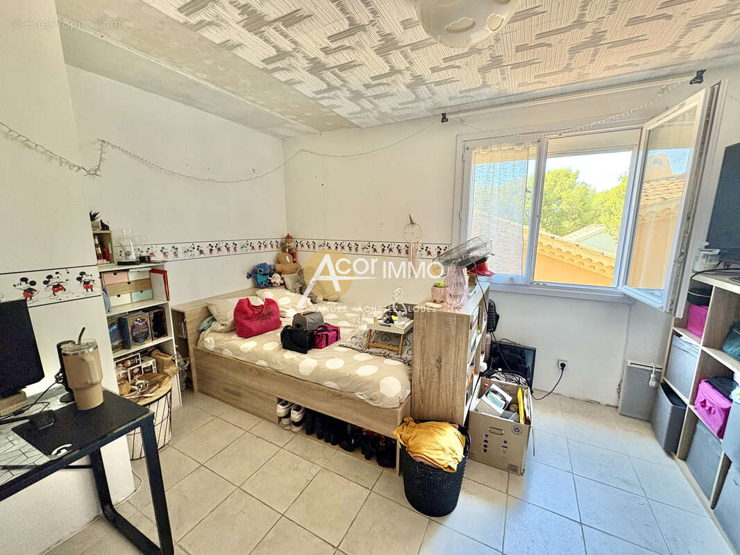 La Seyne, Grande maison d'habitation divisée en deux appartements au calme - photo 10