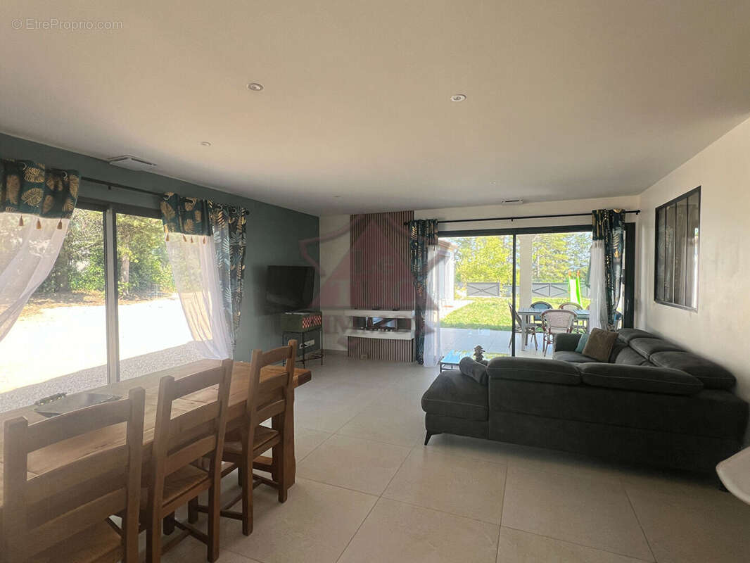 Maison à SAINT-AMBROIX