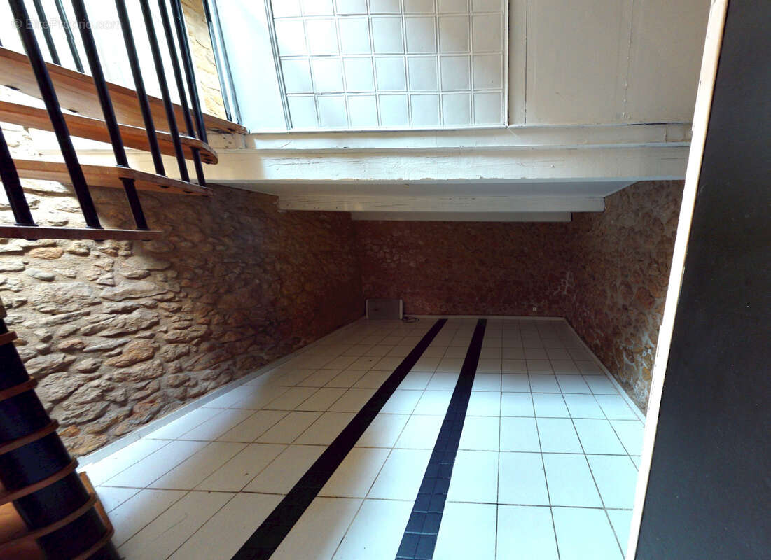 Appartement à PEYROLLES-EN-PROVENCE