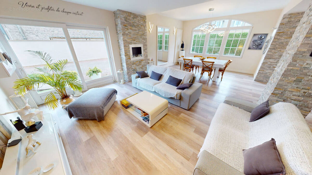 Maison à TILLY-SUR-SEULLES