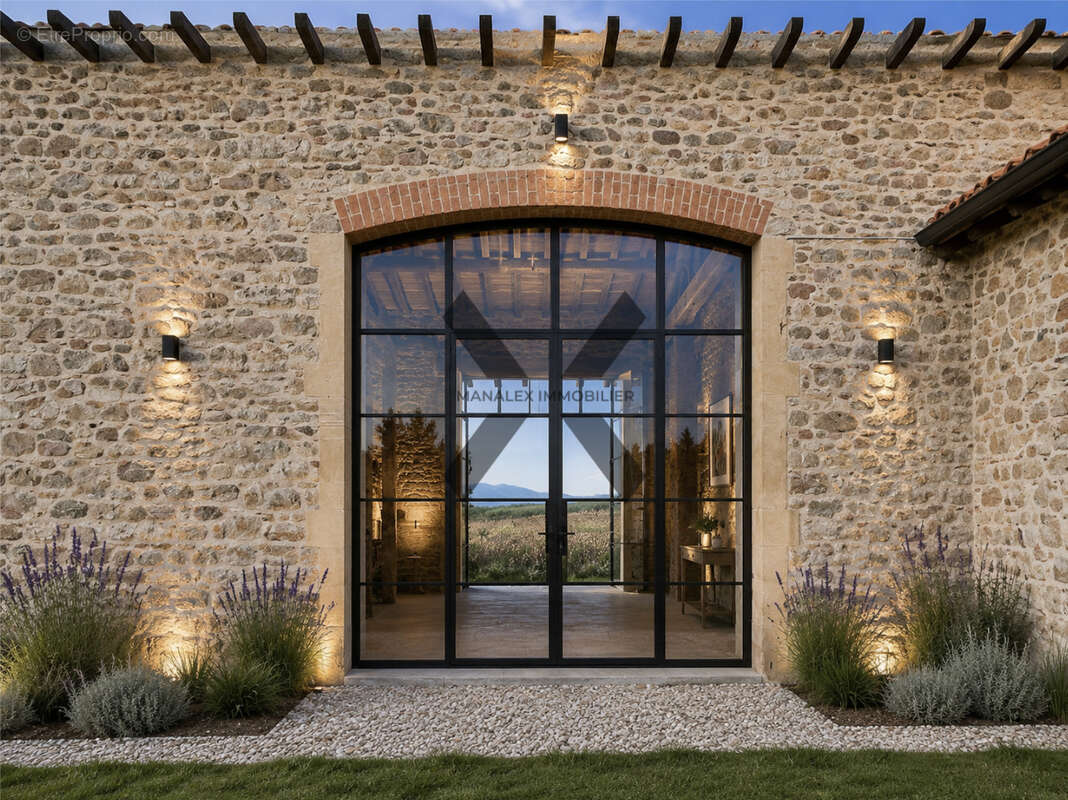 Maison à SAINT-PRIEST-LA-ROCHE