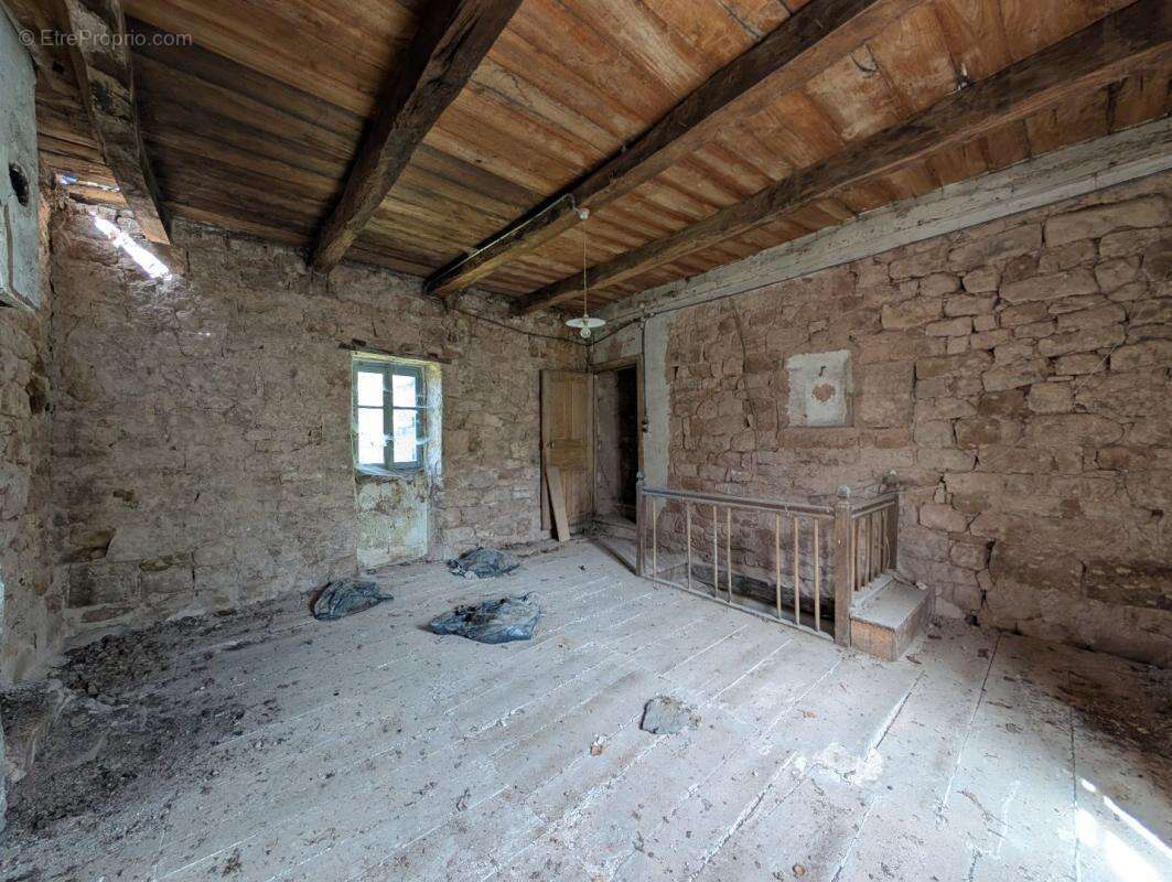 Maison à NAUVIALE