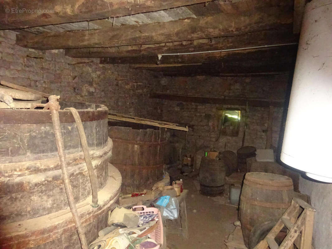 Cahors au nord Maison en pierre avec dépendances - photo 14