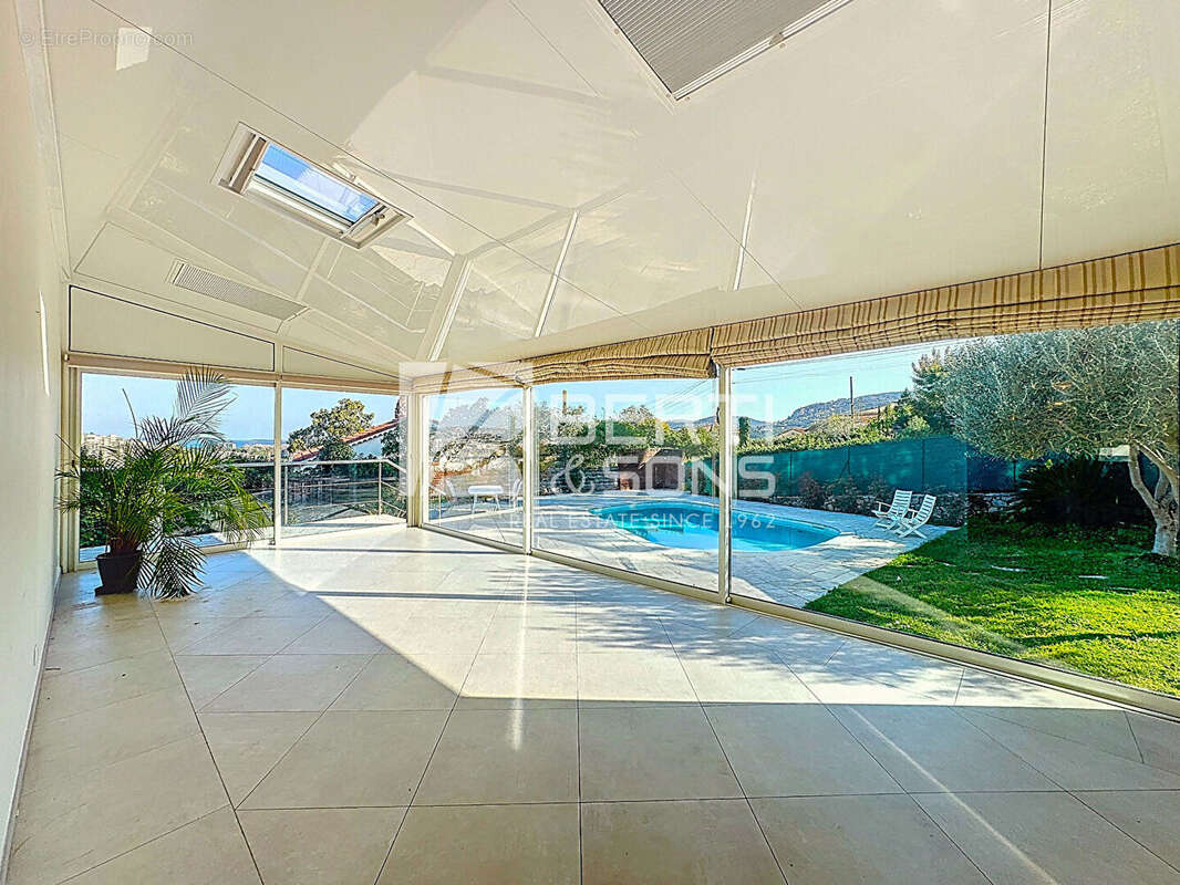 Maison à MANDELIEU-LA-NAPOULE