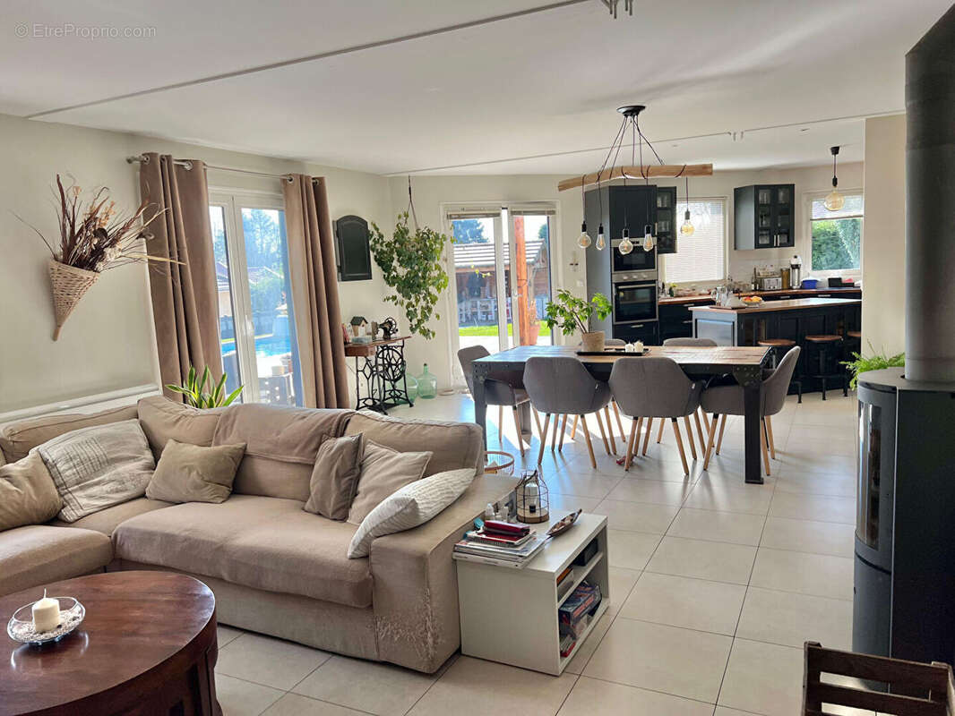 Maison à LA TOUR-DU-PIN