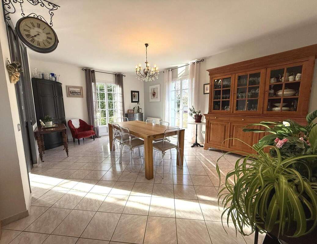 Maison 190 m² à Langeais  - photo 3