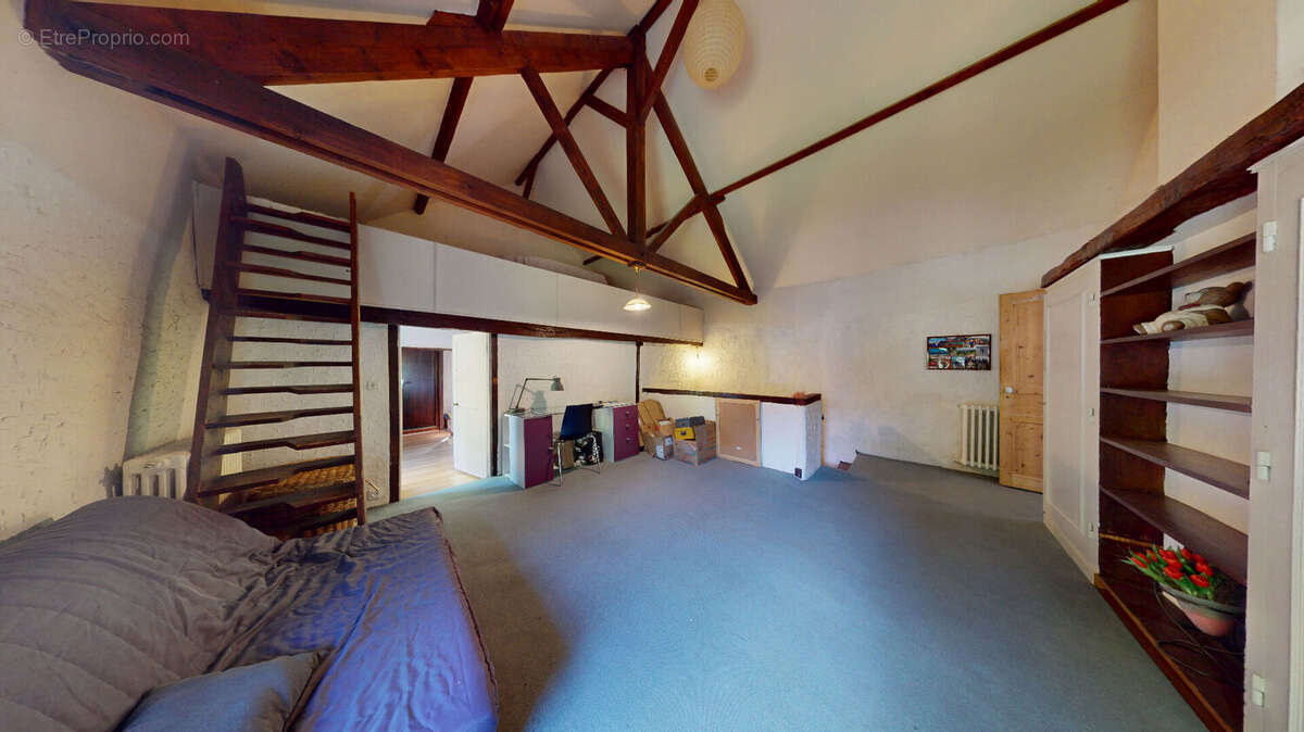 Maison à CRECY-LA-CHAPELLE