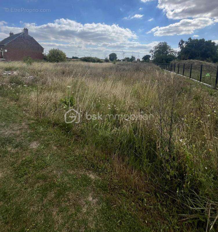 Terrain  constructible de 1500m2 a 5km de rosieres en santerre - photo 2