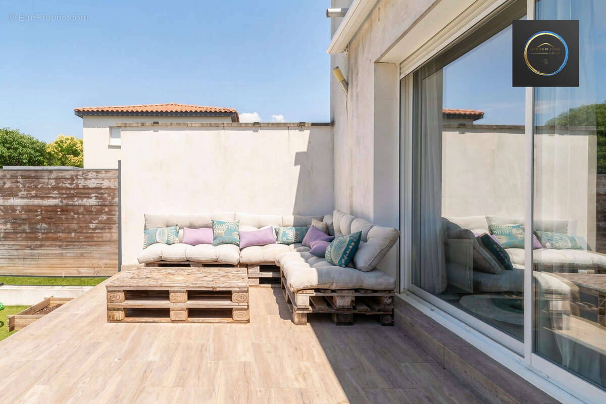 Aimargues, Maison 3 chambres dont 1 suite parentale au rdc , Garage, jardin et piscine dans impasse - photo 17