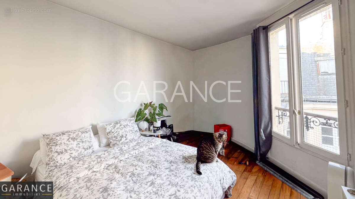 Appartement à PARIS-14E