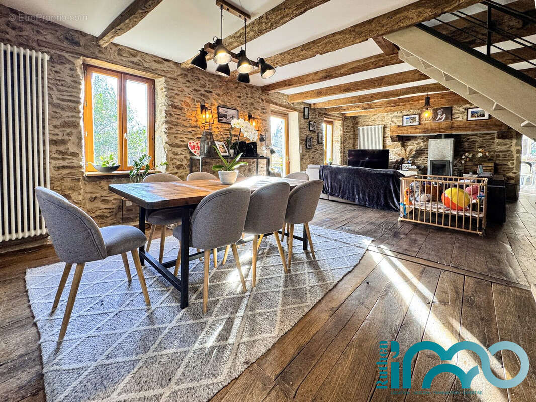 Maison à RIEUPEYROUX