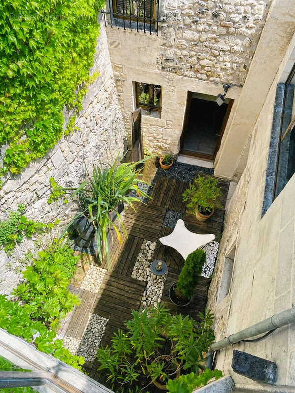 Maison à CHATEAUNEUF-SUR-CHARENTE