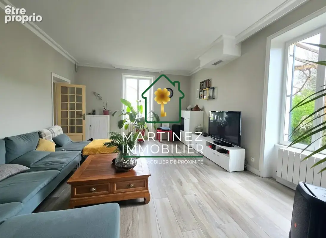 Maison 6 pièces 138 m² à vendre à Saint-Bonnet-De-Mure (69720) - photo 2