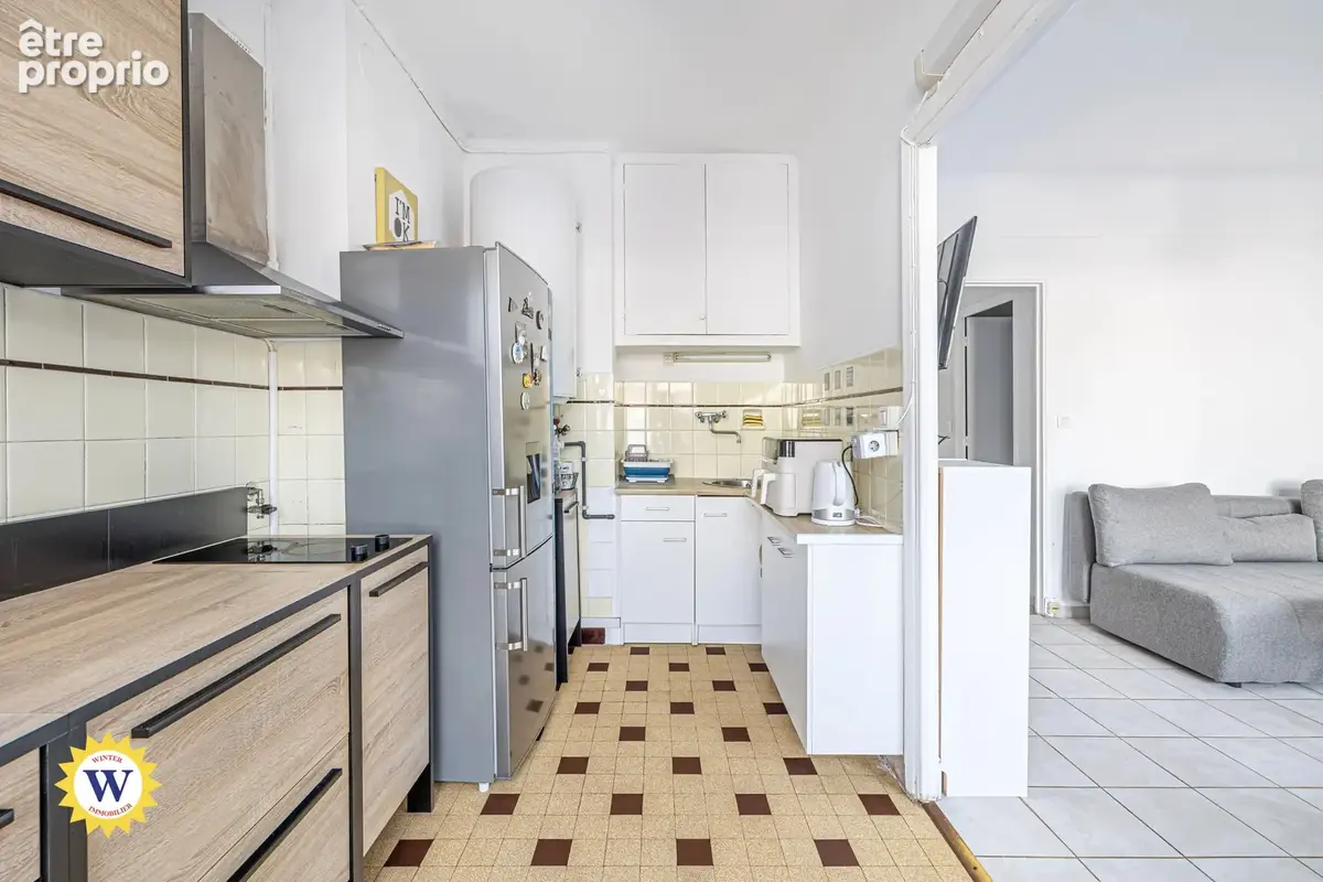 Nice Centre – Studio lumineux en étage élevé avec balcon et vue dégagée - photo 4
