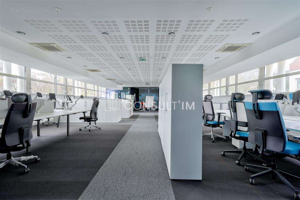 Commerce à SAINT-CLOUD