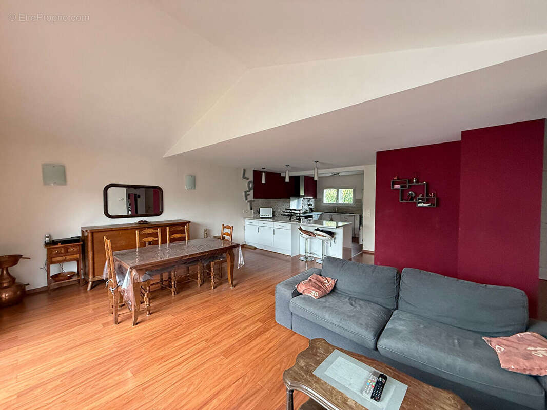 Maison à SARTROUVILLE