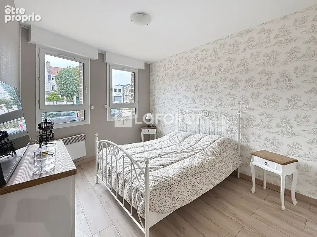 CALAIS - Appartement 60 m2 - 1 Chambre - Balcon / Terrasse - photo 4