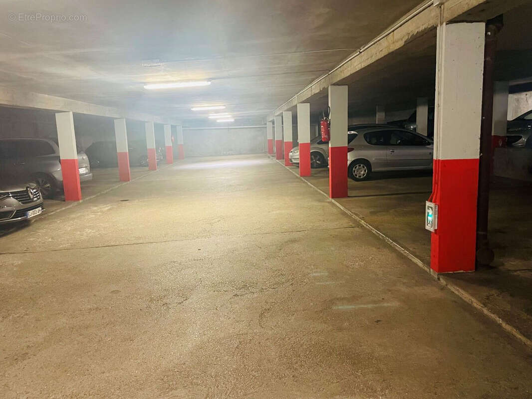 Parking à YERRES