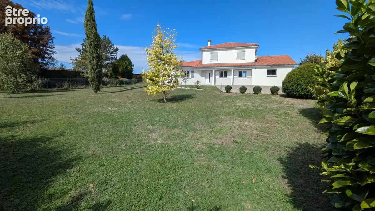 Villa avec 4 chambres, 1 bureau, 1 garage sur 1810m2 de terrain - photo 2