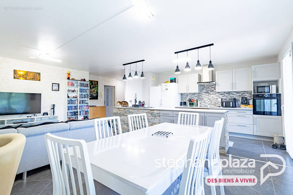 Appartement à AMBERIEUX-EN-DOMBES