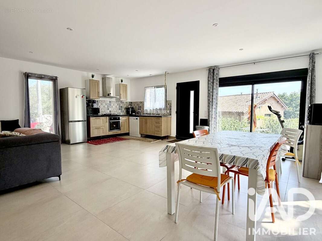 Maison 115 m² à Saint-Hippolyte-Du-Fort  - photo 3
