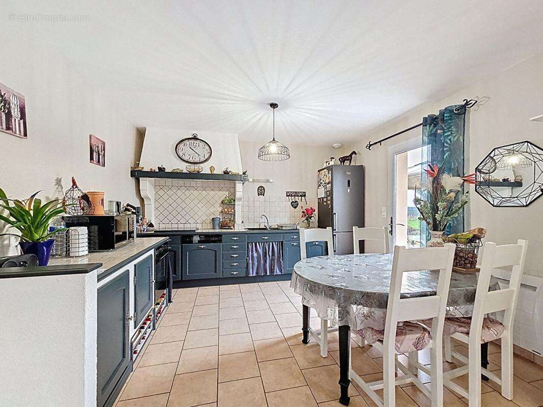 Maison à SAINT-VICTEUR