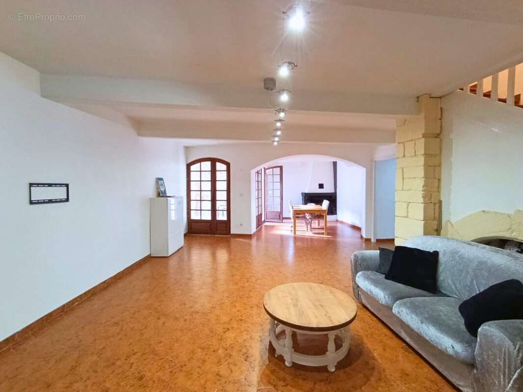 Maison à ROQUEMAURE