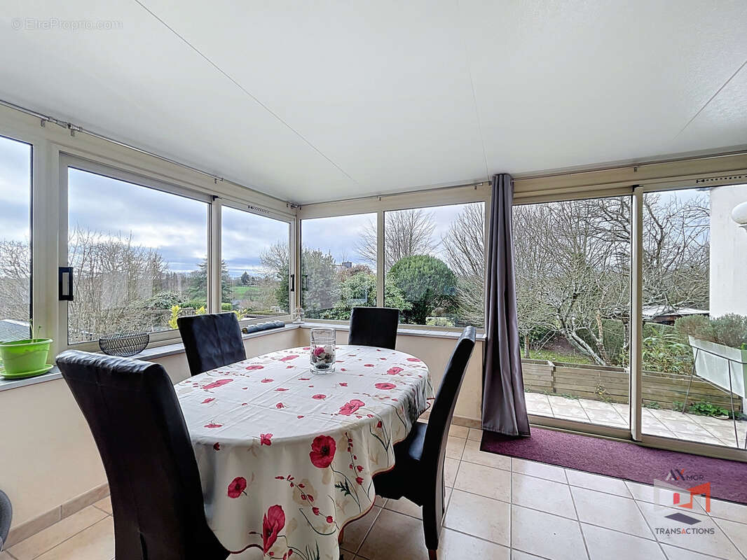 LANNION : Spacieuse maison familiale avec jardin - photo 4