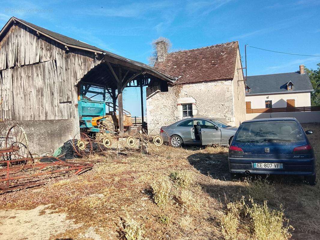 Corps de ferme Pouligny Saint Pierre 150 m2 - photo 4