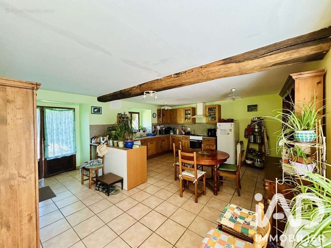 Maison 158 m² à Le Chatellier  - photo 3