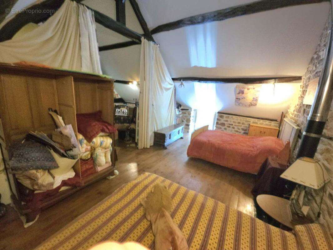 Maison à LA LANDE-DE-GOULT