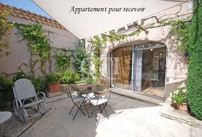 Exceptionnelle maison au charme de l'ancien et au confort contemporain avec jardin, piscine et annexes - photo 30
