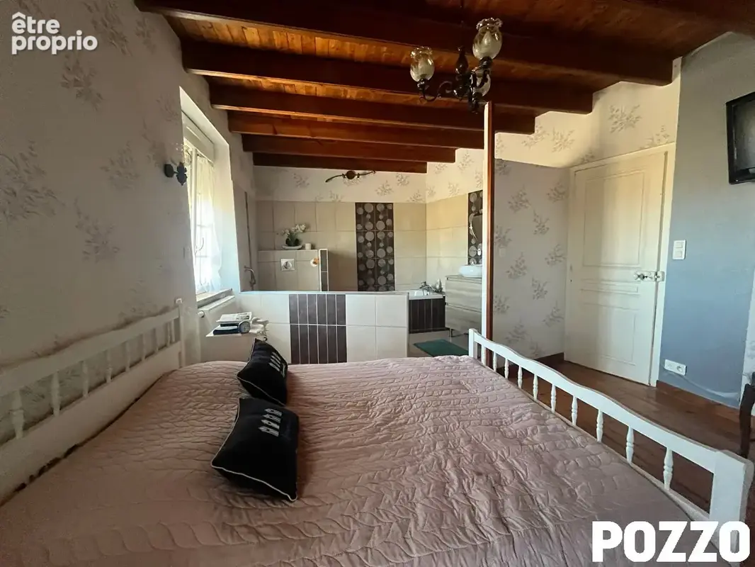 À vendre Maison en pierre rénovée, à Réville (50760). - photo 9