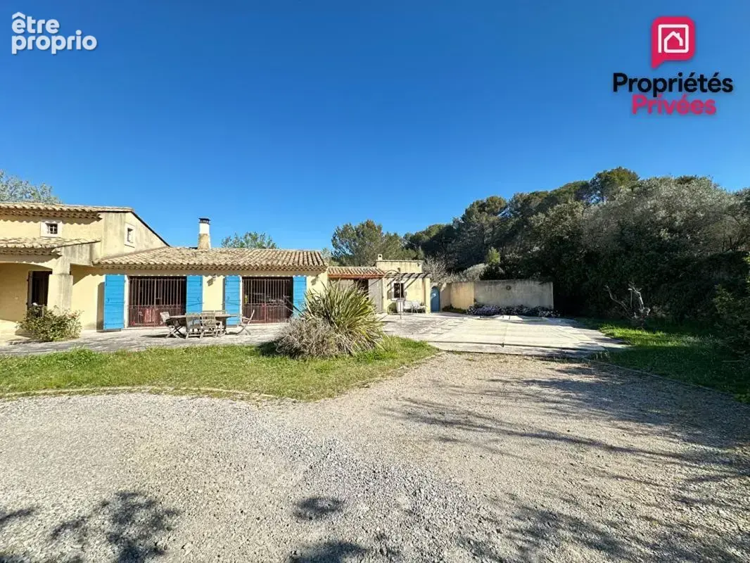 Maison de plain pied à Saint Chamas avec piscine - photo 11